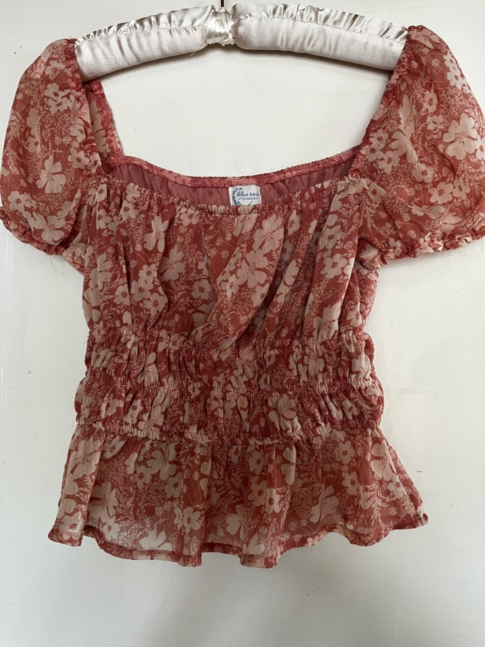 Cottage core feminine Floral Puff-Sleeve Peasant Top in Dusty Rose